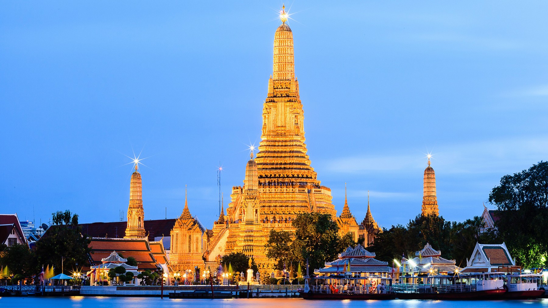 ที่เที่ยวกรุงเทพ วัดอรุณราชวรารามราชวรมหาวิหาร