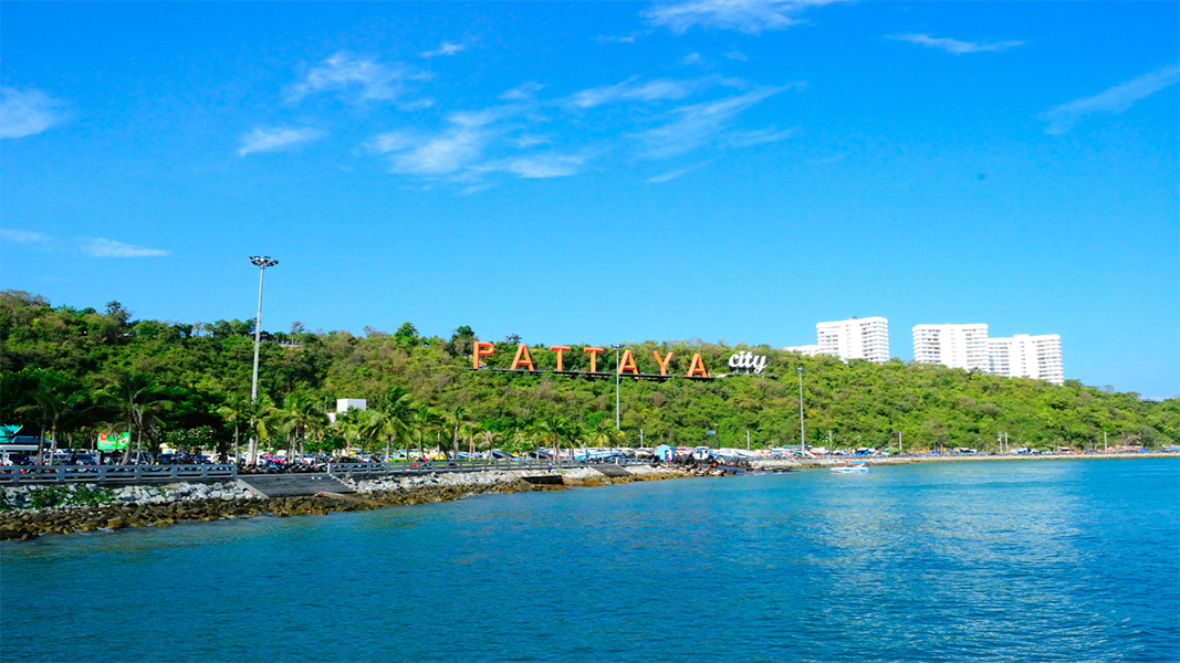 Rent a car at Suvarnabhumi Airport to travel to Pattaya