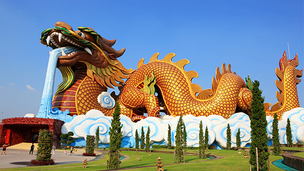 Rent a car in Nonthaburi to travel to Suphan Buri.