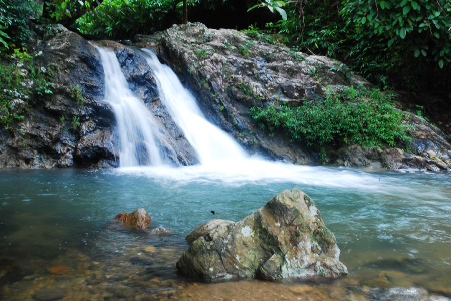 Rent a car in Nonthaburi to travel to Nakhon Nayok.