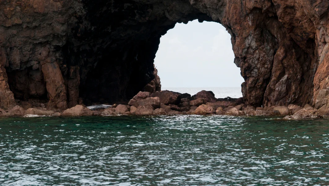 เกาะทะลุ จังหวัดระยอง